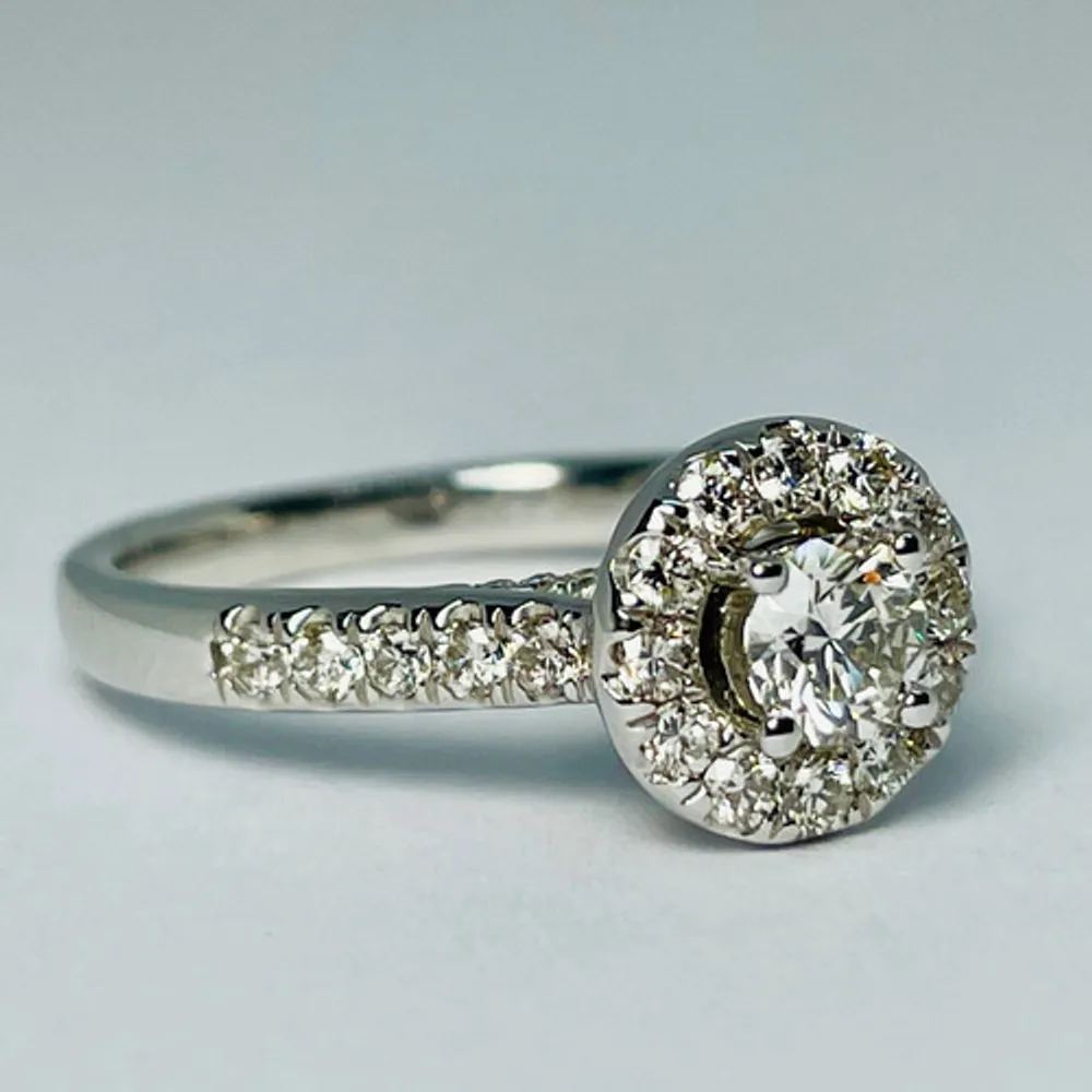 14kt White Gold 1.00ctw Diamond Engagement Ring Set
