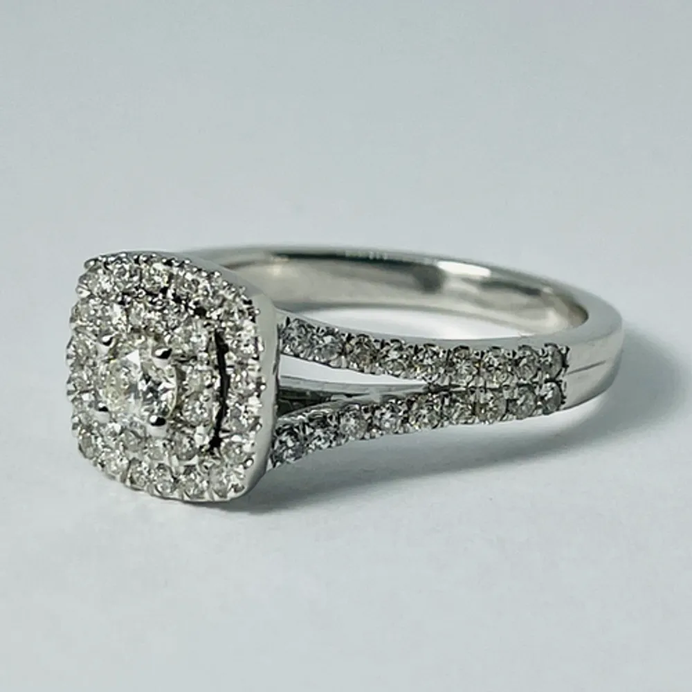 10kt White Gold 1.00ctw Diamond Engagement Ring Set