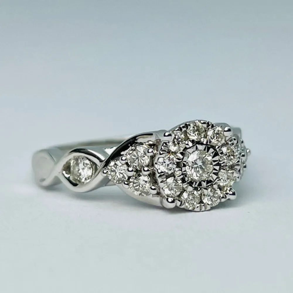 10kt White Gold 0.95ct Diamond Engagement Ring Set