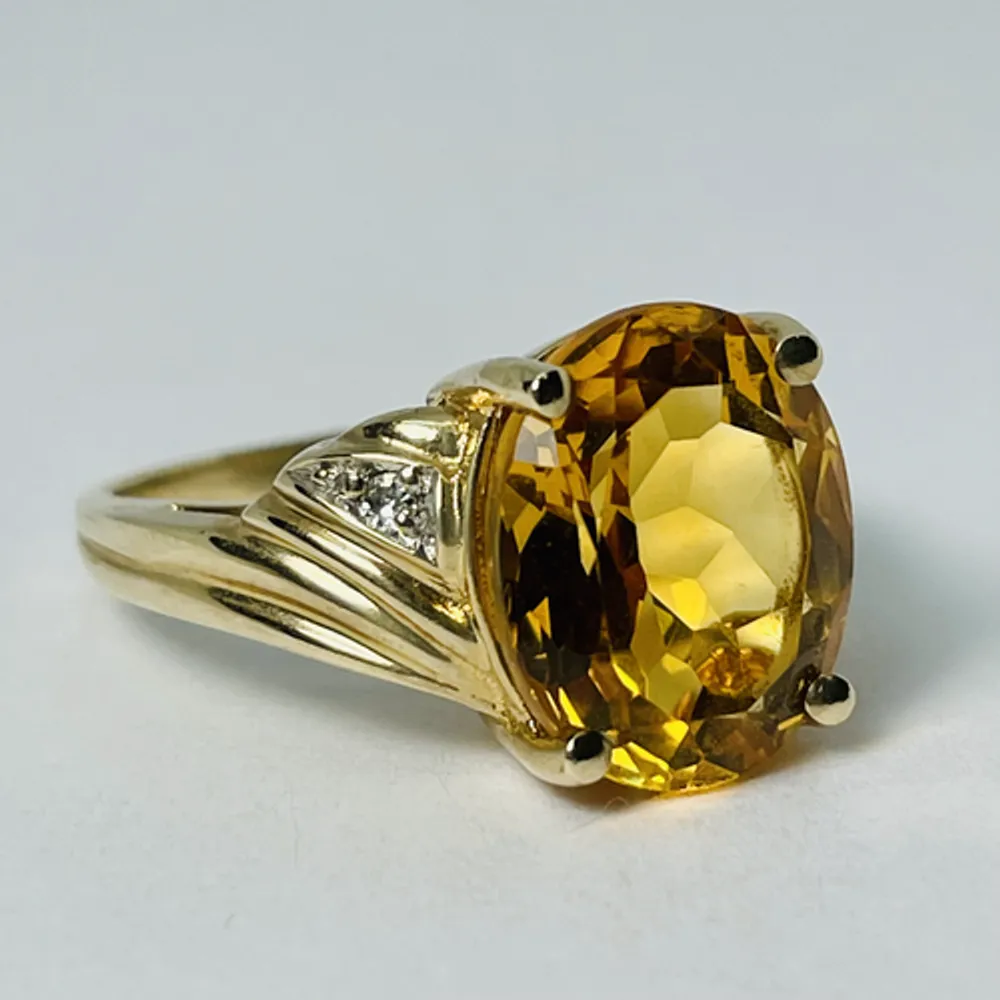 10kt Gold Citrine & Diamond Ring