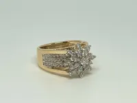 10kt Gold 1.00ctw Cluster Diamond Ring