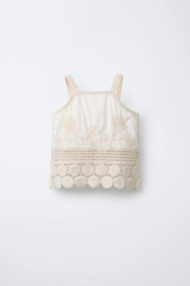 CROCHET KNIT FLORAL TOP