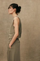 CONTRAST BACK VEST