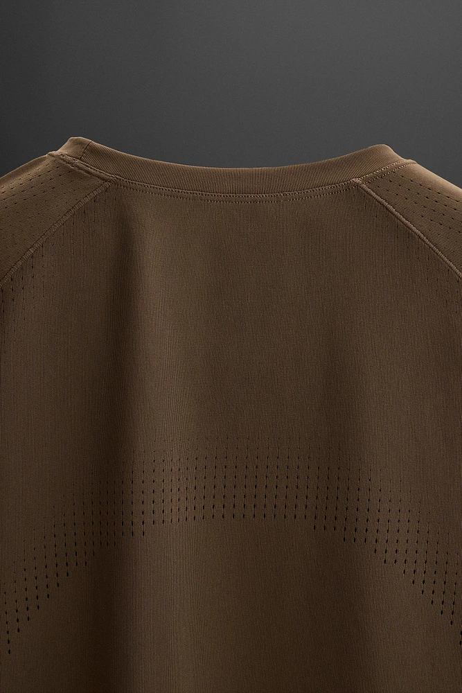 OPEN KNIT STRUCTURE T-SHIRT