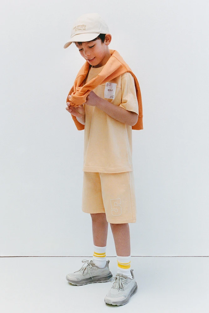 PLUSH JOGGING SHORTS