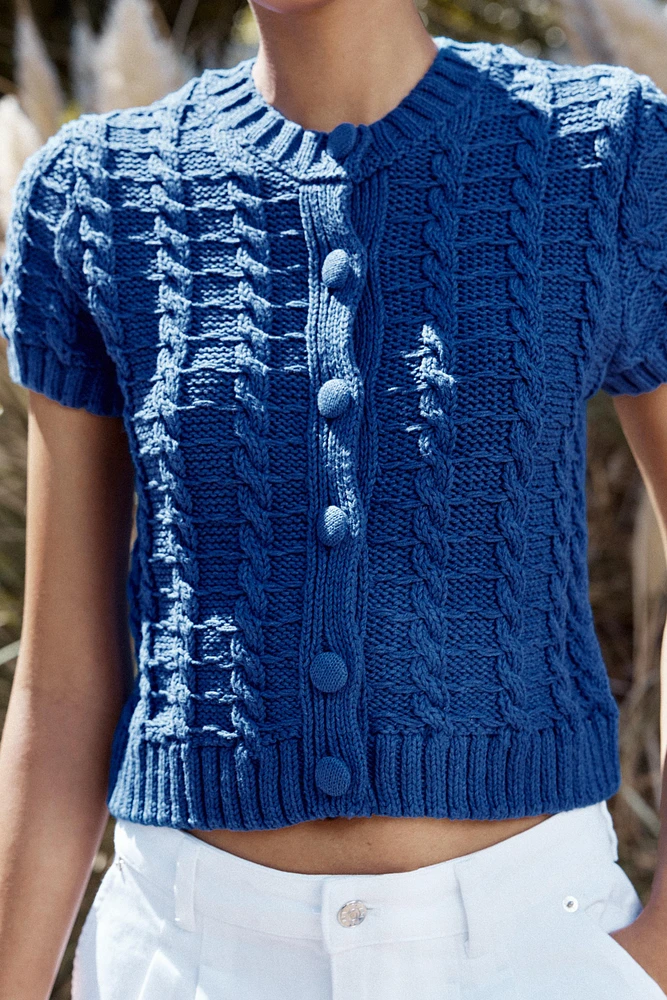 GILET EN MAILLE À MANCHES COURTES