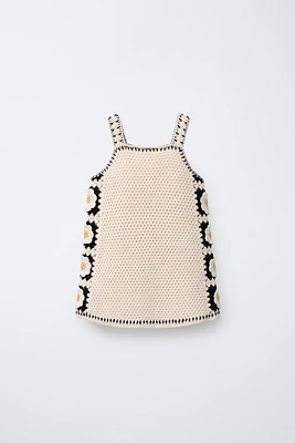 ROBE EN MAILLE À FLEURS CROCHET
