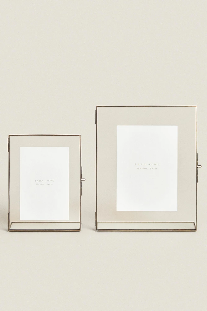 RECTANGULAR STRUCTURE PICTURE FRAME