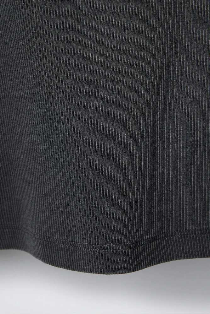RIBBED WASHED EFFECT T-SHIRT