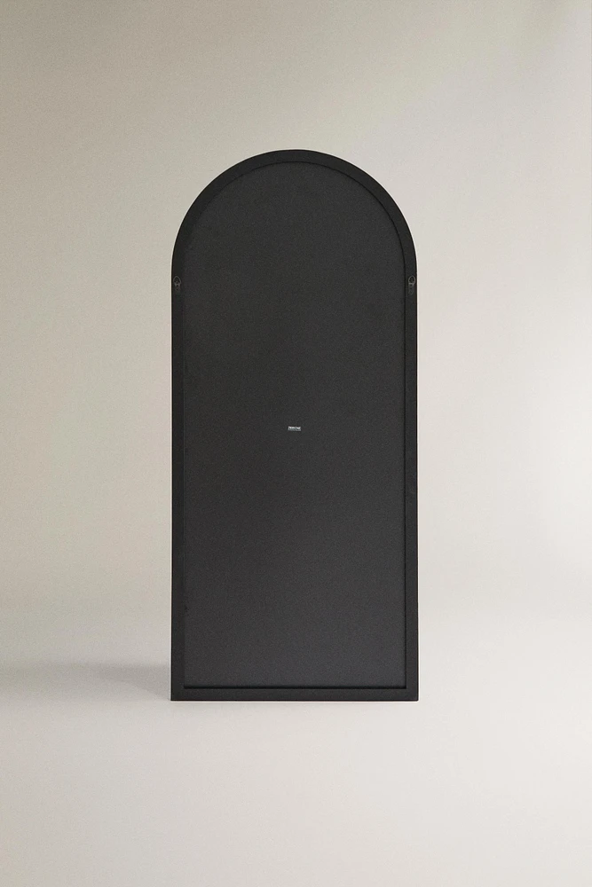 FULL LENGTH MIRROR WITH AN ARCH SHAPE