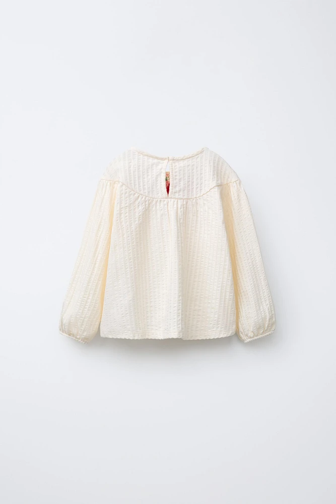 TEXTURED CROCHET FLORAL BLOUSE