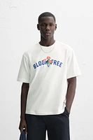 T-SHIRT À INSCRIPTION BRODÉE
