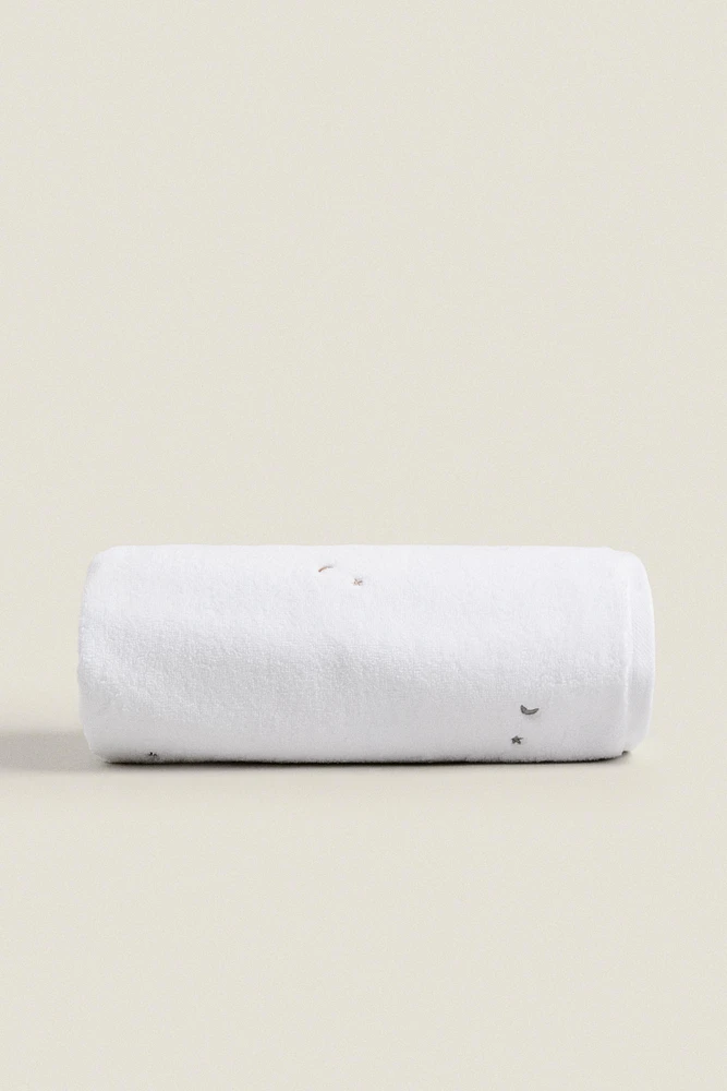 CHILDREN'S BATH TOWEL WITH STARS AND MOONS