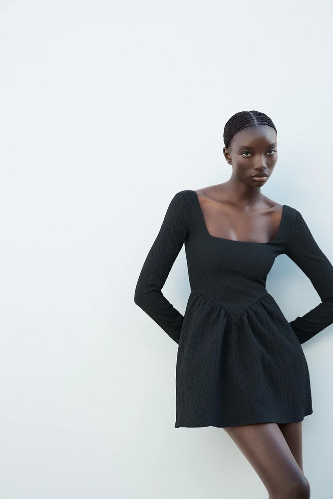 TEXTURED DRESS WITH VOLUME