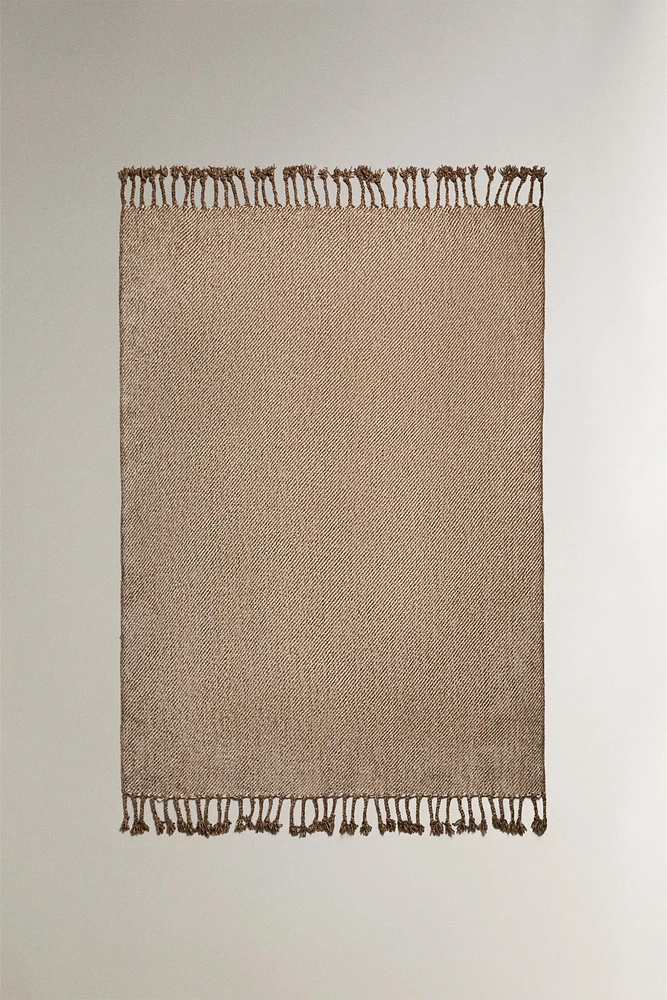 CONTRAST TWO-TONE CHENILLE BLANKET