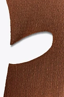 ROBE LONGUE À TEXTURE ET DÉTAIL AJOURÉ