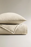FADED-EFFECT LINEN QUILT