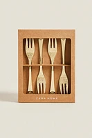 SET OF DECORATIVE ENGRAVED DESSERT FORKS (SET OF 4)