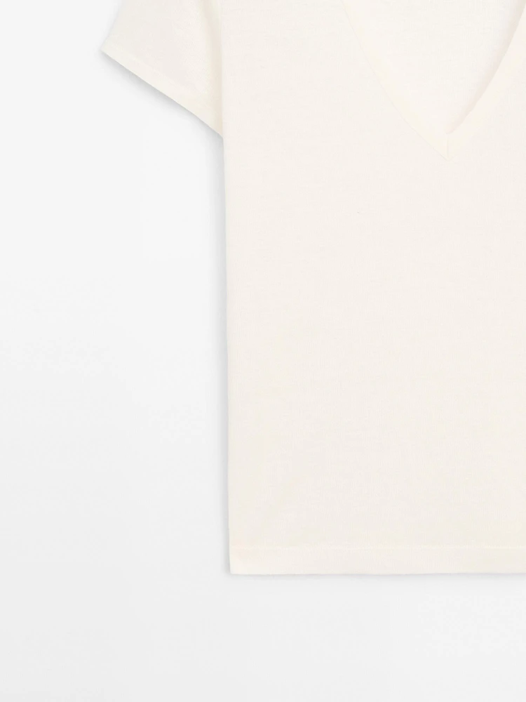100% linen V-neck T-shirt