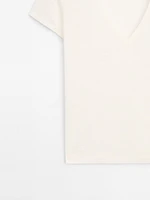 100% linen V-neck T-shirt