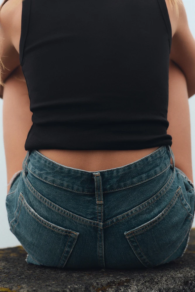 V-NECK TOP