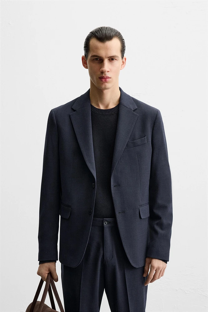 TEXTURED SUIT BLAZER