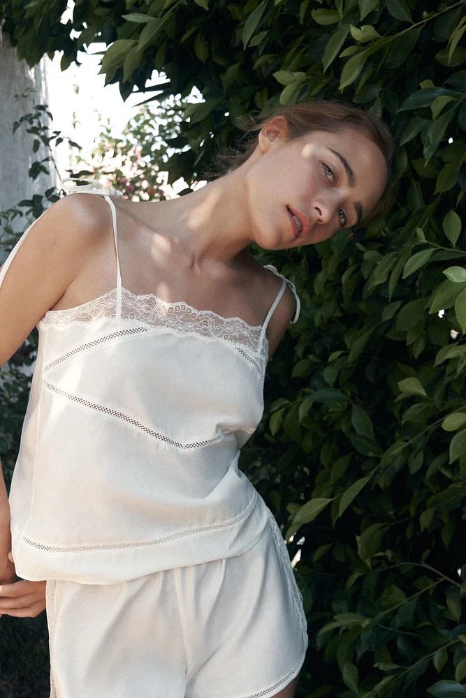 LACE LADDER STITCH TOP