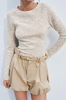 TOP EN MAILLE À TEXTURE
