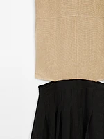 Contrast long dress with side slits