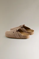 LEATHER CLOGS WITH STRAP