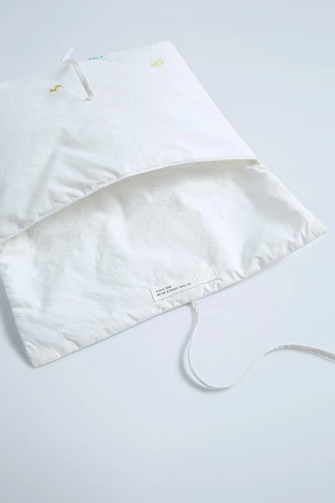 EMBROIDERED QUILTED CLUTCH