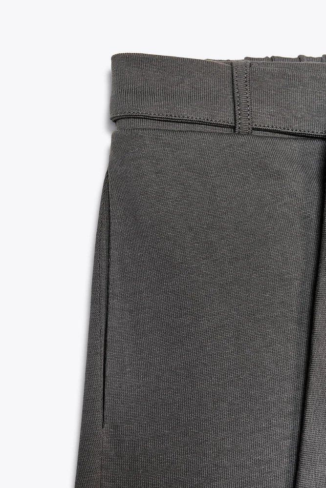 PANTALON LARGE À CEINTURE