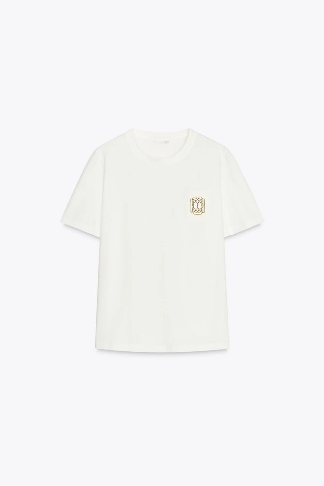 BROOCH T-SHIRT
