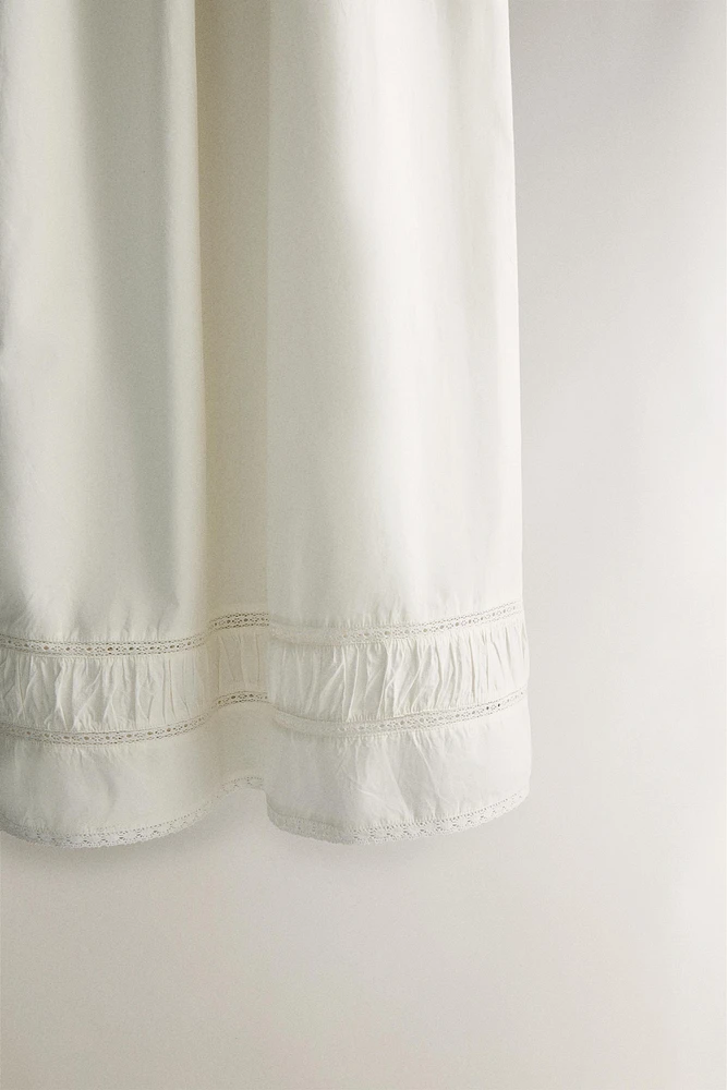 CHEMISE DE NUIT FRONCÉE ET DENTELLE