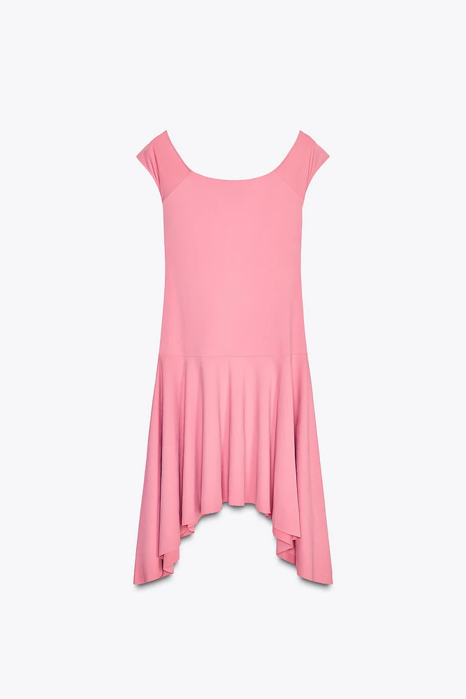 ROBE POLYAMIDE BAS ASYMÉTRIQUE
