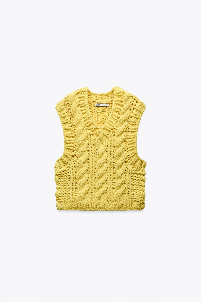 CHUNKY KNIT VEST