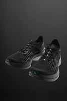 LONG DISTANCE RUNNING SNEAKERS