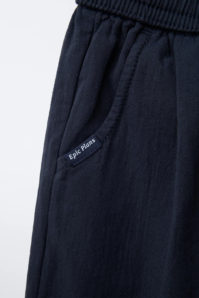 TEXTURED BAGGY PANTS