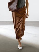 Jupe midi en cuir effet daim