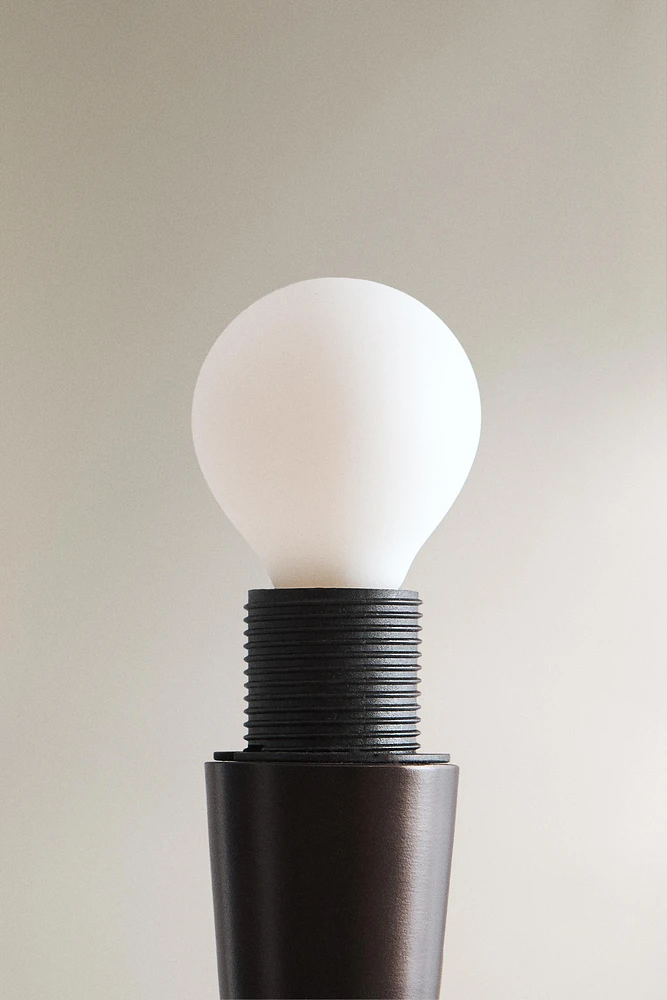 2700 K LID LED LIGHT BULB