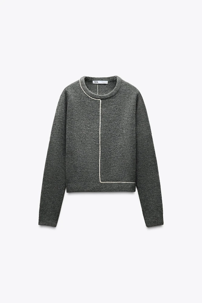 PULL EN MAILLE AVEC LISERÉS CONTRASTE