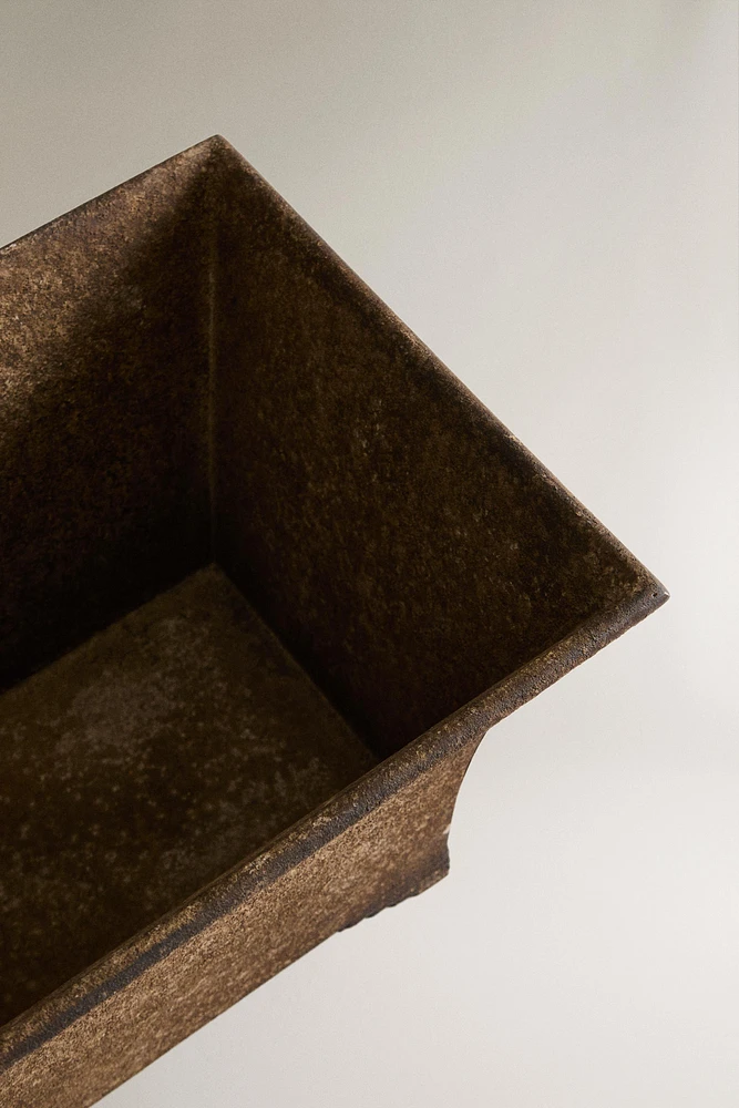 IRON PLANT POTS