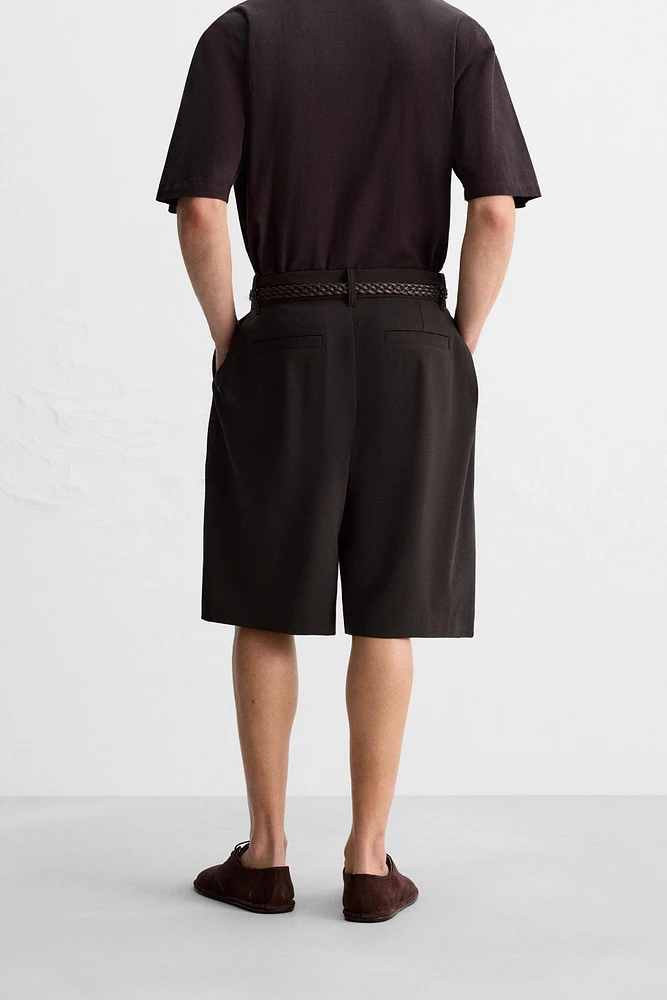RELAXED FIT PLEATED SHORTS