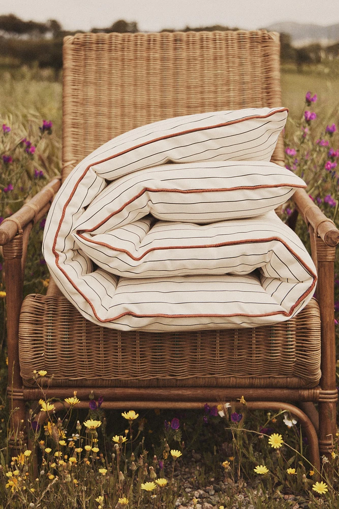 STRIPED OUTDOOR LOUNGER TOPPER