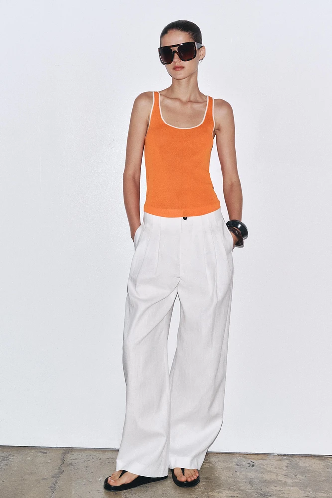 CONTRAST TRIM KNIT TOP