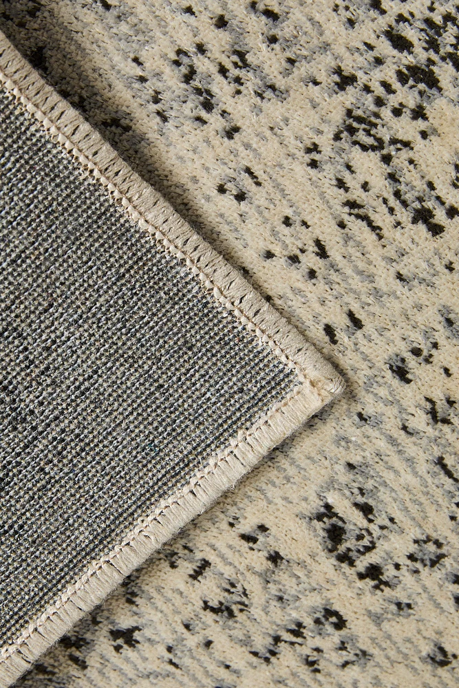 VINTAGE EFFECT AREA RUG