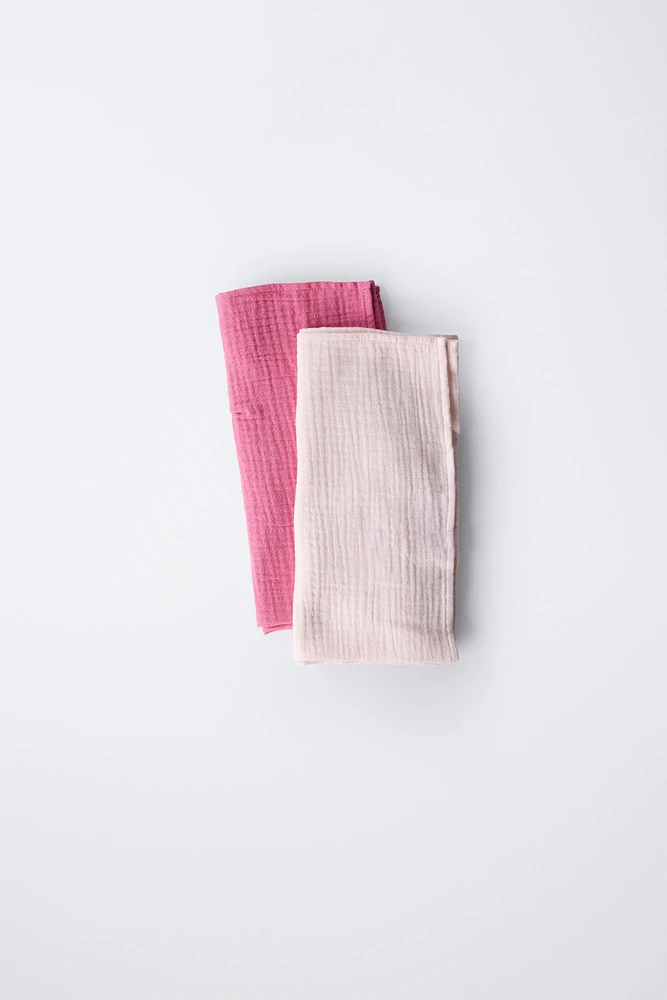 TWO-PACK OF TEXTURED MUSLIN SWADDLES