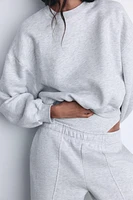 BASIC PLUSH SWEATSHIRT