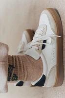 SNEAKERS WITH DETAIL