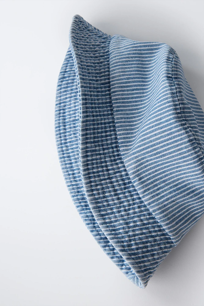 STRIPED DENIM BUCKET HAT